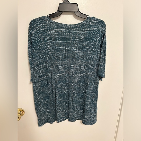 Old Navy V-neck Tee, green and white pattern, size XXL - Picture 4 of 4